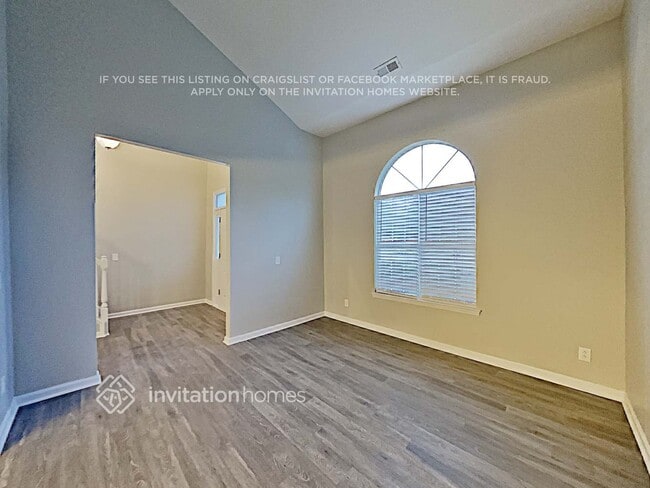 Photo - 474 Carlisle Dr