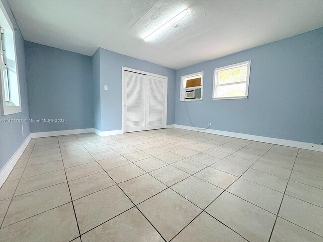 Photo - 1815 McKinley St Unit 9