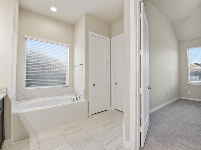 Building Photo - 9515 Willard Dr