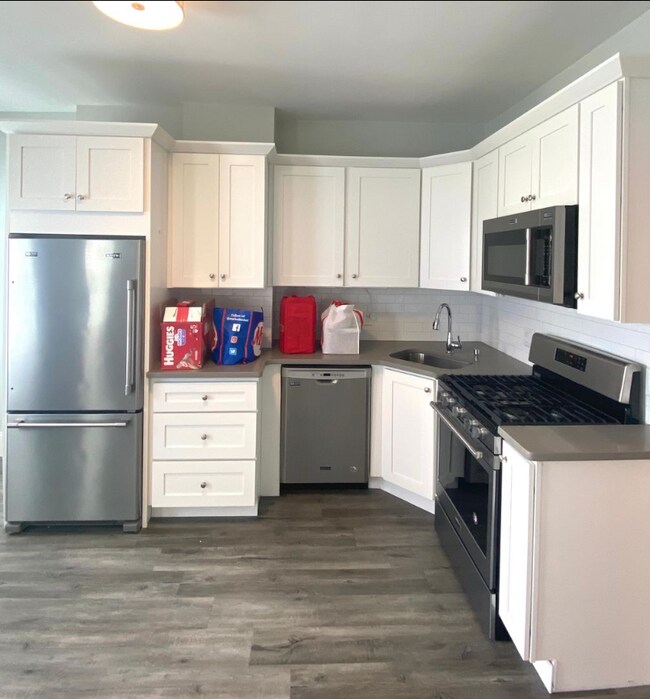 Photo - 195 Maverick St Unidad 3