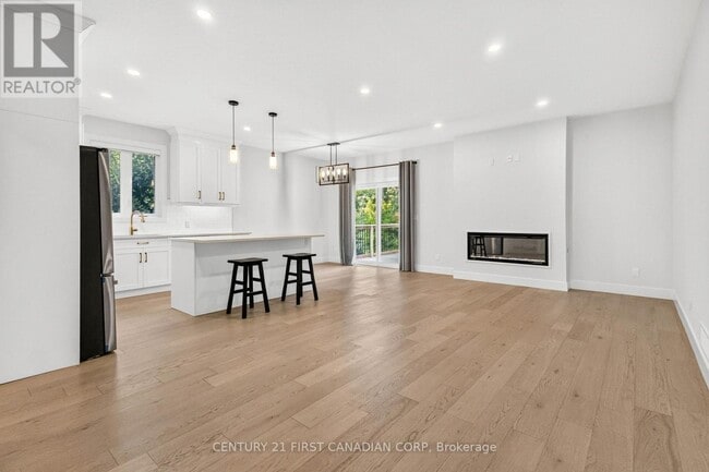 Photo - 775 Verulam St