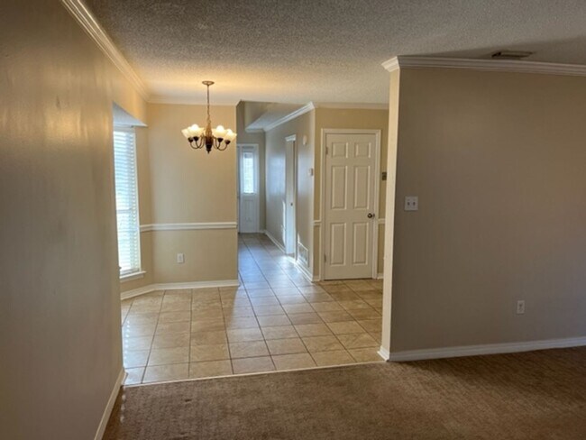Photo - 3/2 Townhouse near USA! GATED! Students We...