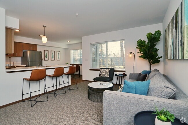 1BR, 1BA - 652 SF