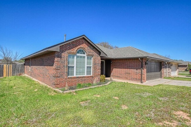 Photo - 925 Eagle Cliff Dr