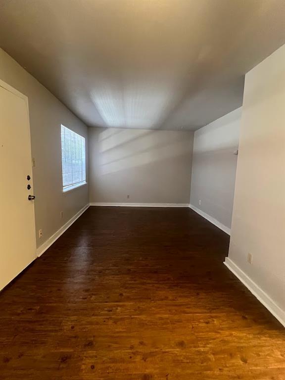 Photo - 307 E 31st St Unidad 102