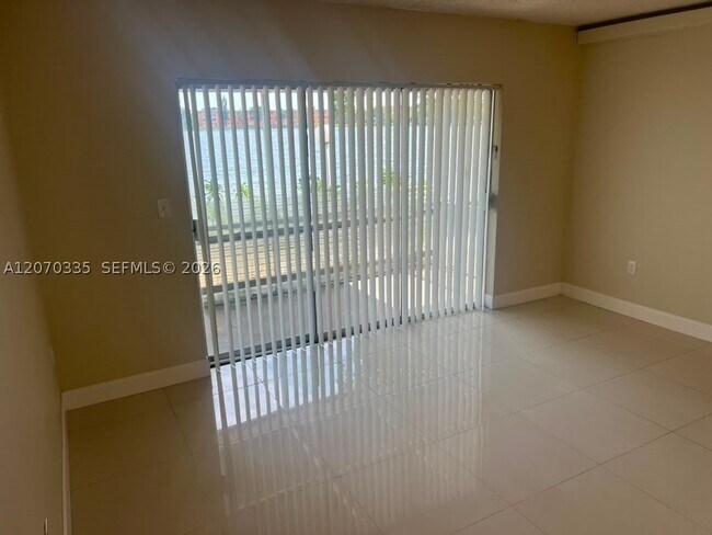 Photo - 300 NE 191st St Unit 206