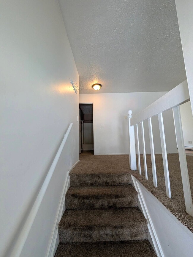 Photo - 719 Peachtree Pl