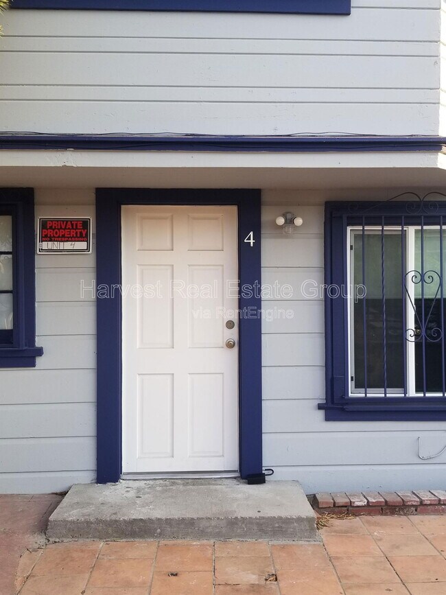 Building Photo - 1476 79th Ave Unit 4 Rental