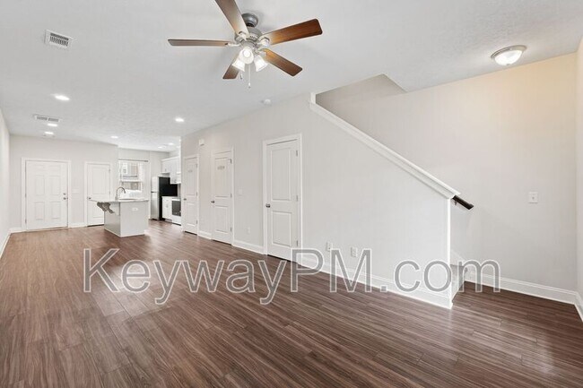 Photo - 1913 Butternut Dr