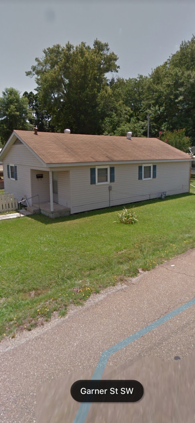 Building Photo - 2202 S Adams Ave Rental