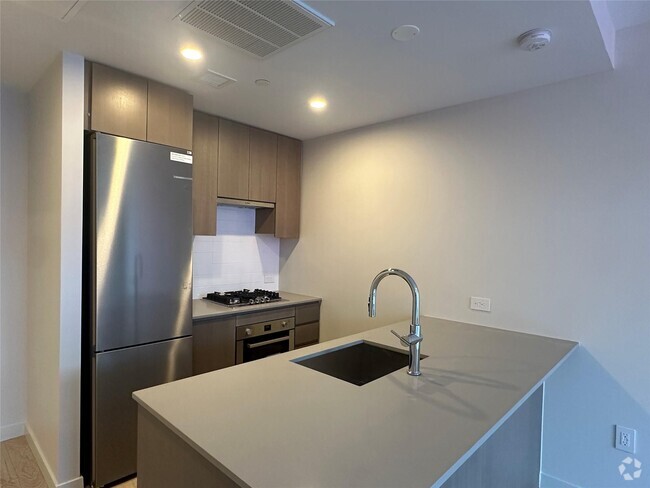 Building Photo - 131-02 40th Rd Unit 7O Rental