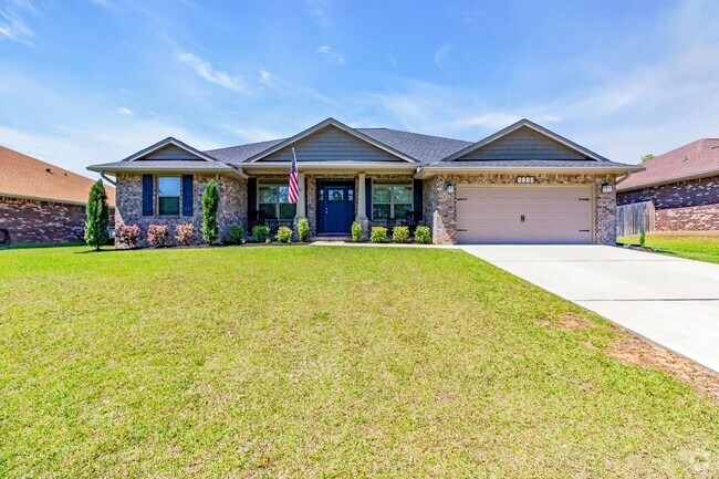 Building Photo - 4 Bedroom in CRESTVIEW!! Rental