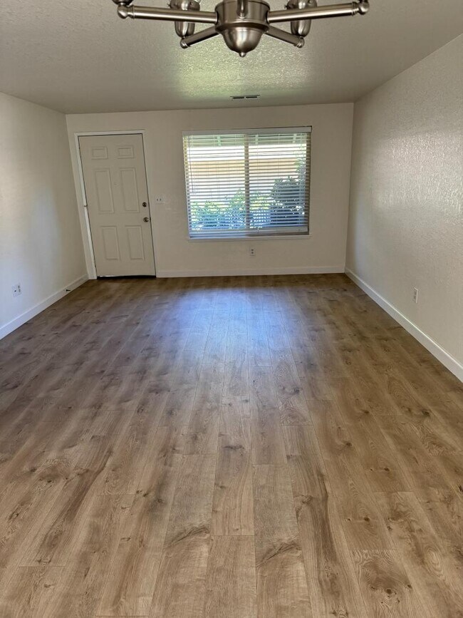 Photo - 300 Shafer Ln