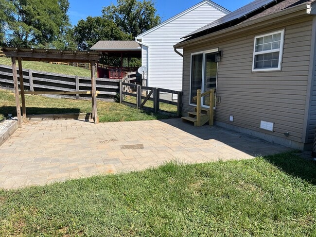 2435 Hilliard Dr