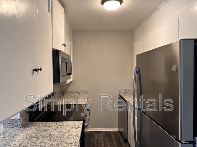 Photo - 403 Main St Unit Apt 7