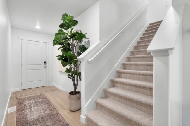 Photo - 662 W 1870 S Townhome