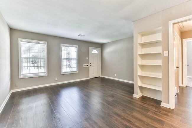 Photo - 4902 Pershing St