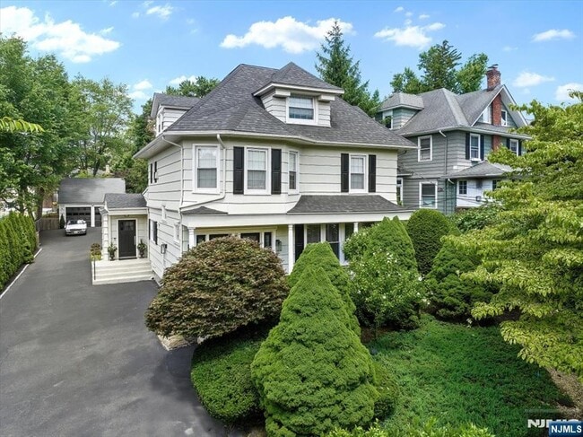 Photo - 163 Godwin Ave