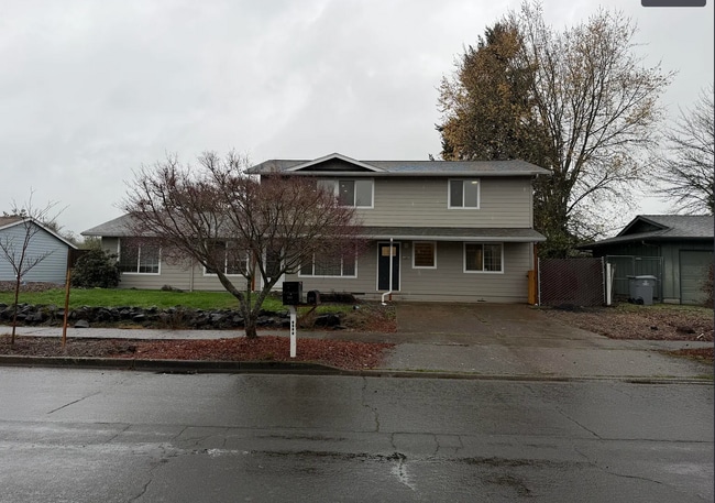 Building Photo - 3650 NE Canterbury Cir Unit 101