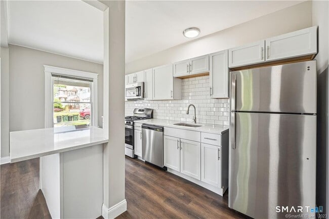 Photo - 98 Brook St