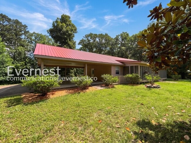 Building Photo - 2 Bed/1 Bath Home with Carport / Pet-Friendly / Available Now!