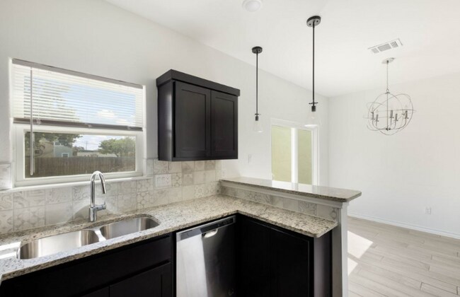 Photo - 9018 Wellwood St Casa