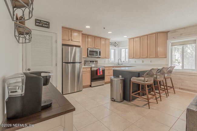 Photo - 210 11th St N Unidad 208