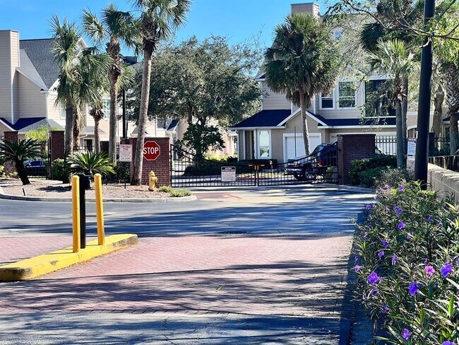 Photo - 2015 Erving Cir Unit 207