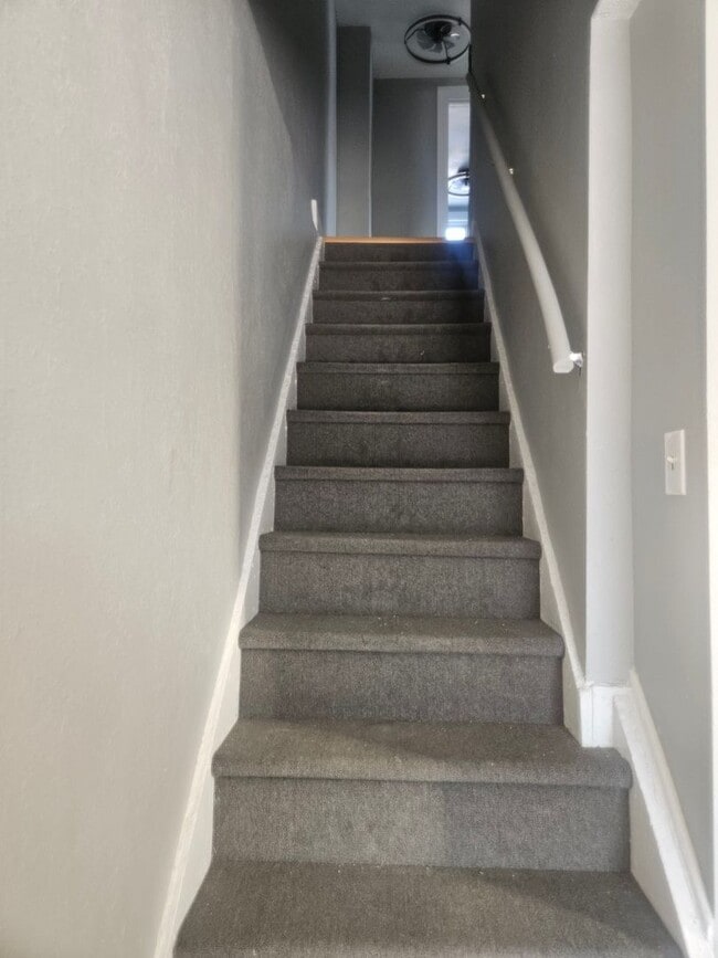 Photo - Three bedroom available for an immediate move in! Unidad 924 Pape Ave