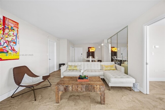 Building Photo - 5555 Collins Ave Unit 4B Rental