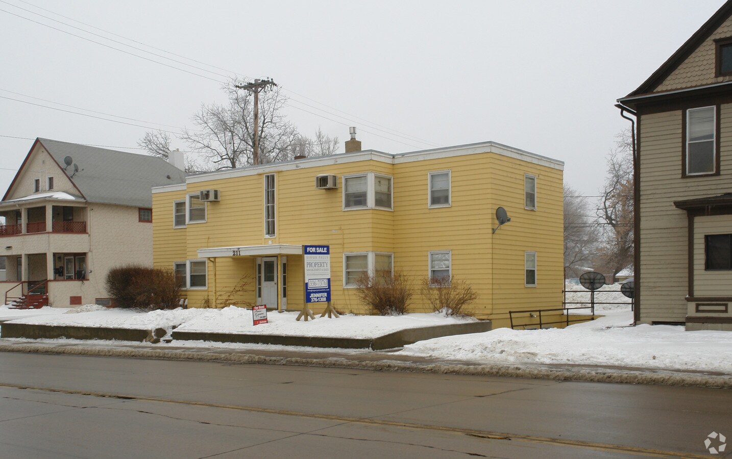 Photo - 211 W 14th St