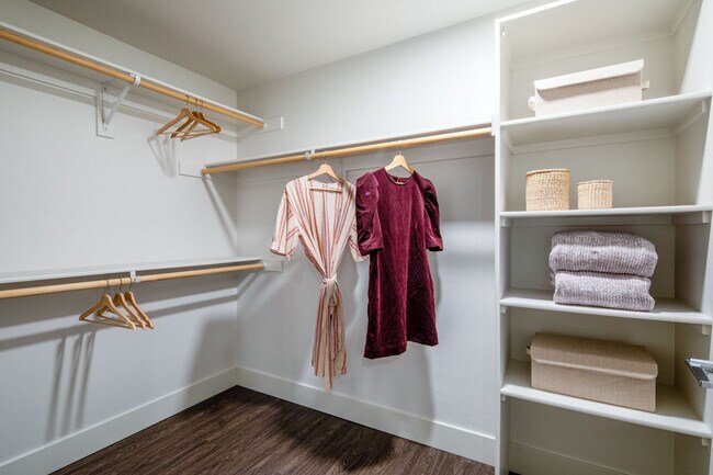 LLEWELLYN apartments — community photo