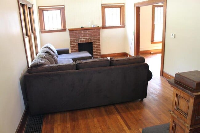 Photo - 175 N Congress St