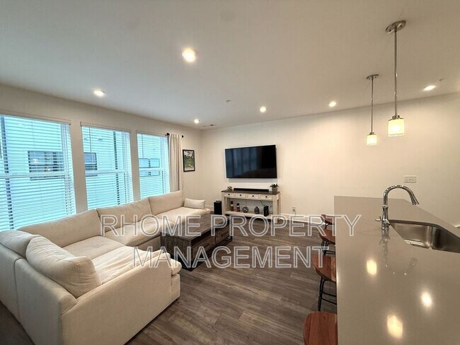 729 Eloise Wy Unidad Lot 24/Unit C
