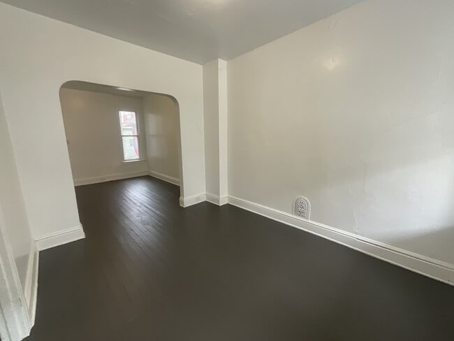 Photo - 829 W Poplar St