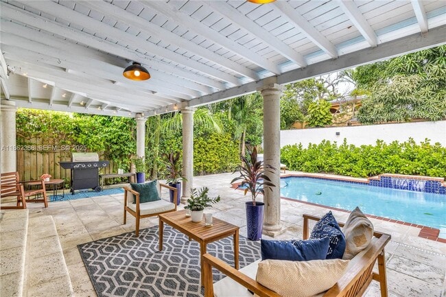 Photo - 341 SW 21st Rd