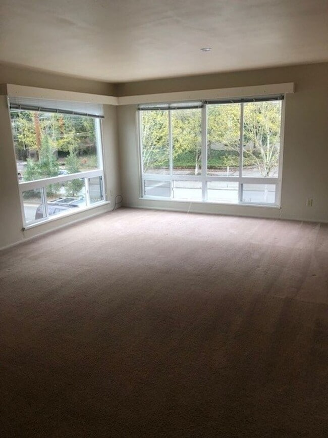 Photo - 3105 1/2-3105 Eastlake Ave E Unidad 02 - 3105 A