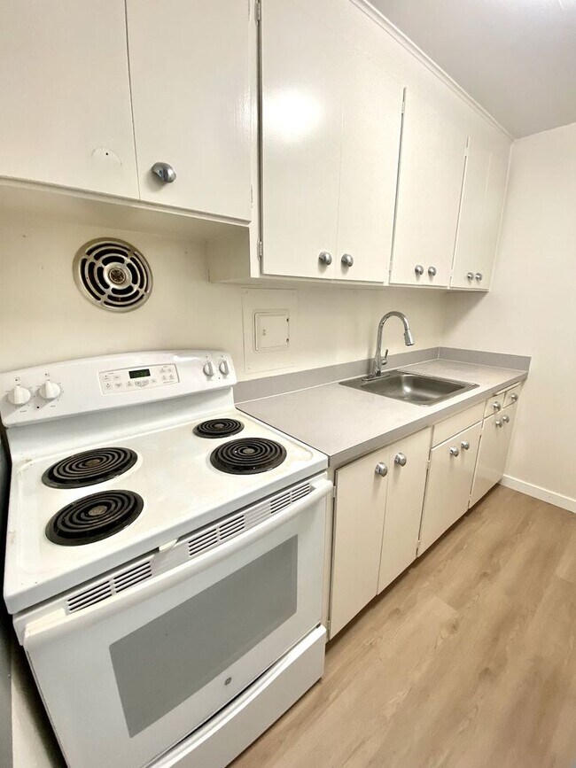 Photo - East Mercer Apartments