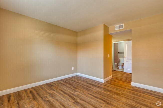2 BR, 2 BA (Winthrop) - 960 SF - Sky Court Harbors at The Lakes Apartments