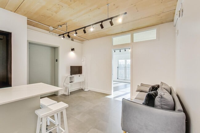 Photo - 1602 Queen St E Unit 301
