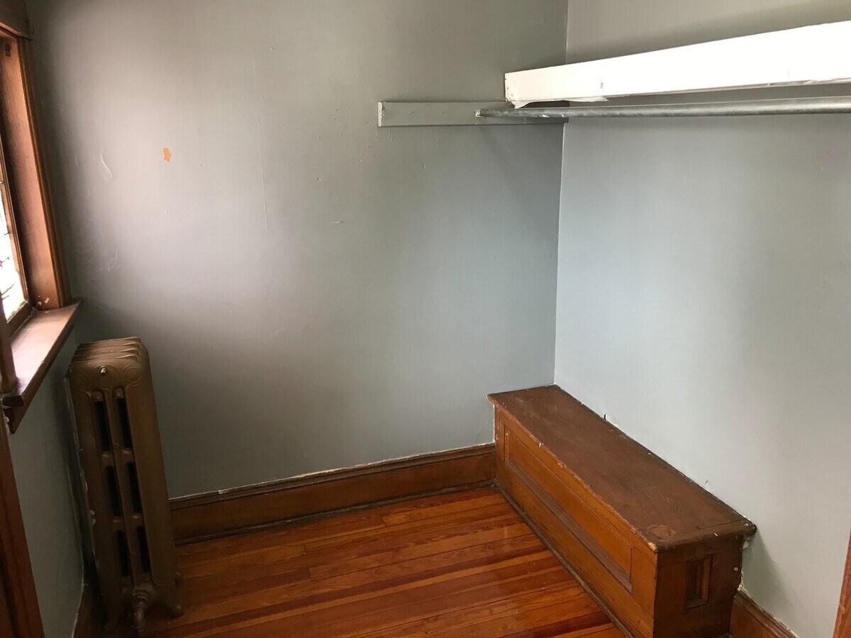 Photo - 221-221 Quail St