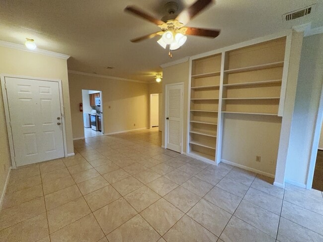 Photo - 6666 Harbor Town Dr Unit B305