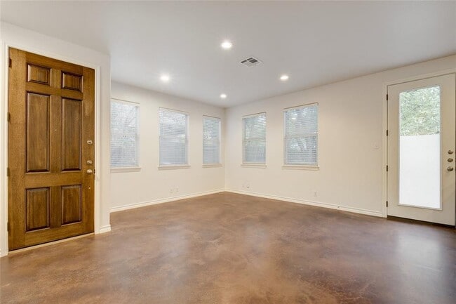 Photo - 2933 E Martin Luther King Jr Blvd