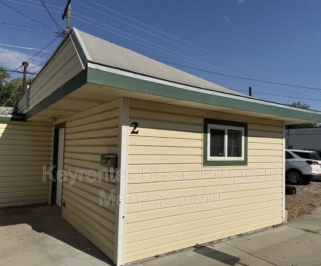Building Photo - 1912 S Owyhee St Rental