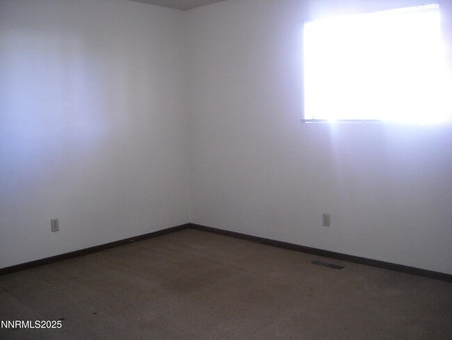 Photo - 62 N Laverne St