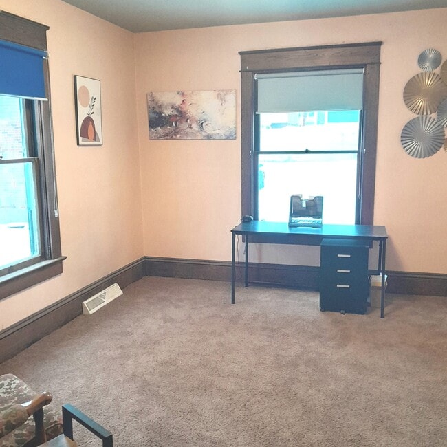 Photo - 932 Morton St