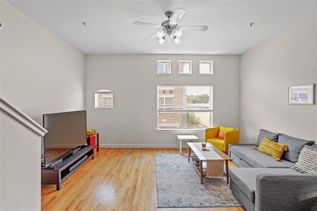 Building Photo - 2710 Hullsmith Dr Unit 604