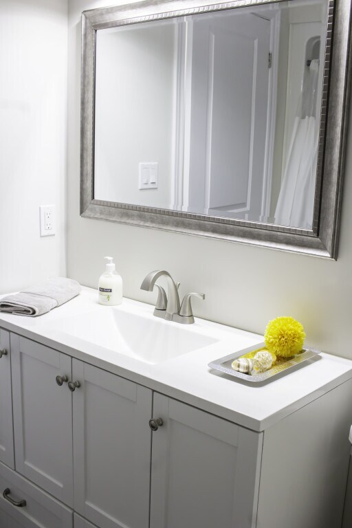 Photo - 717 St Antoine St