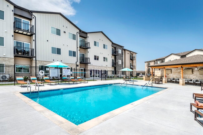 Building Photo - The Reserve on 77 Rental