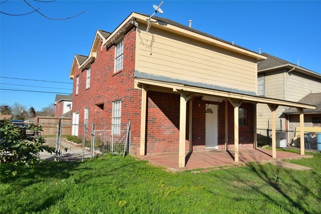 Photo - 8904 Ledge St